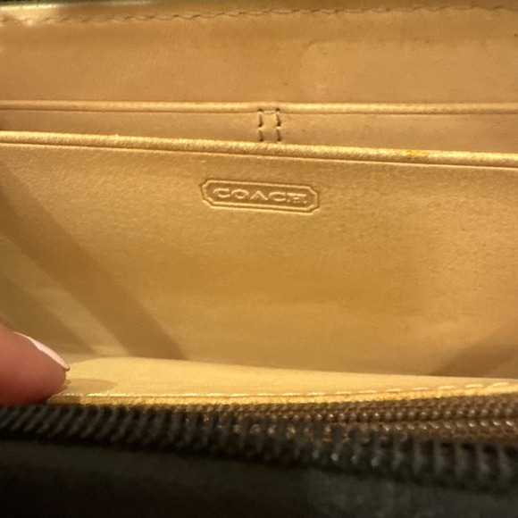 Coach Leather Wallet Black with C Logo Zip Around Multi Pocket In Black - Picture 9 of 11